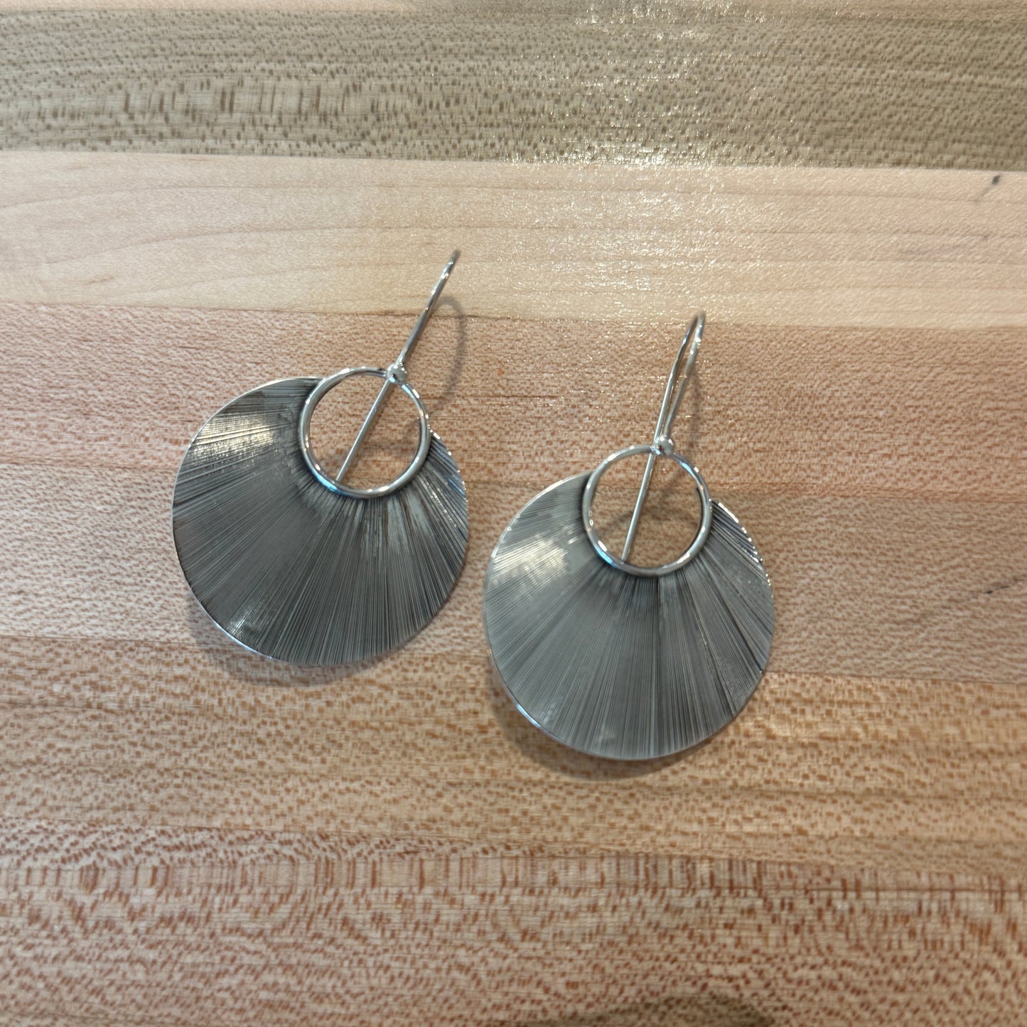 Baizaar Silver Etched Petal Earring