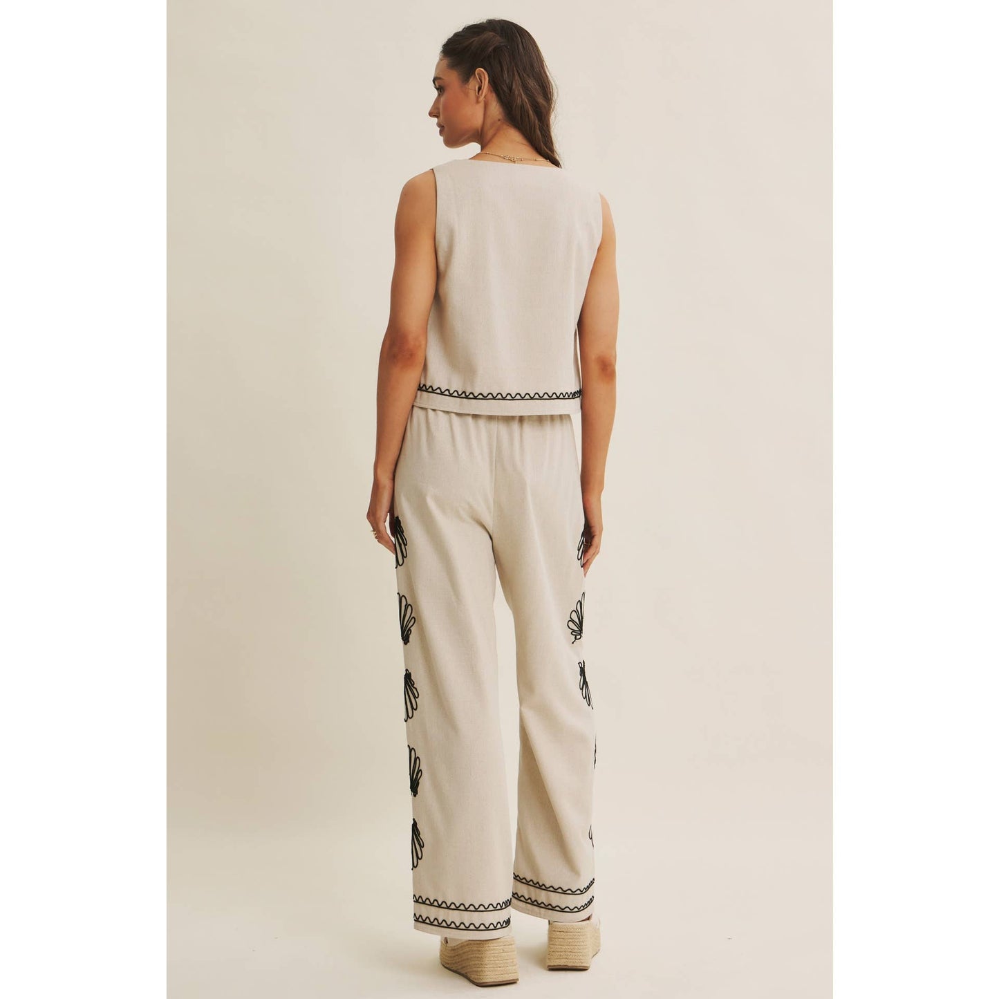 In February Coastal Seashell Embroidered Pant