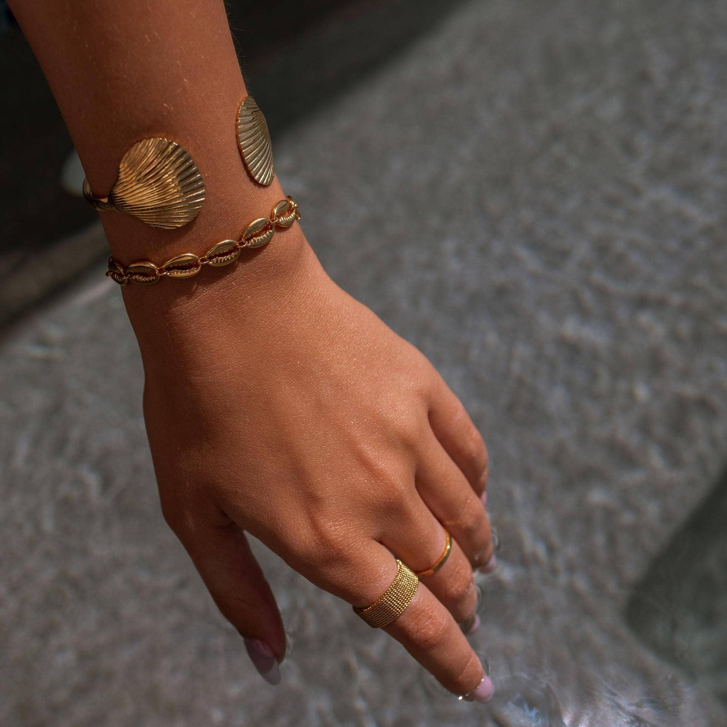 ALCO Puka Shell Bracelet