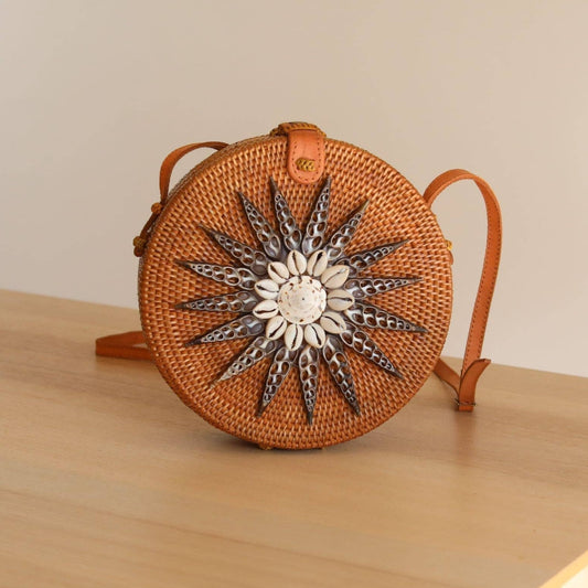 Ganapati Bali Seashell Rattan Crossbody Bag - Luna