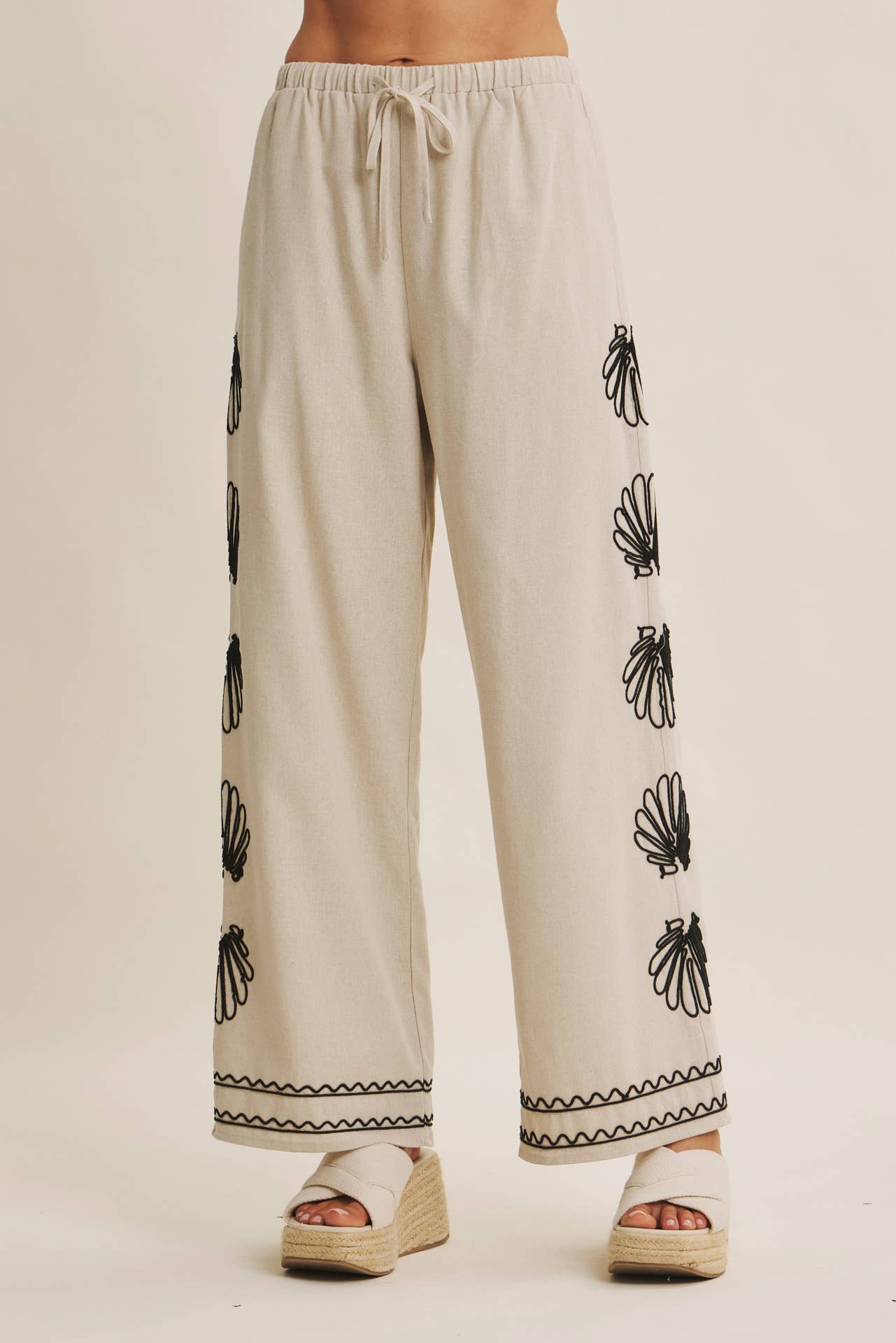 In February Coastal Seashell Embroidered Pant