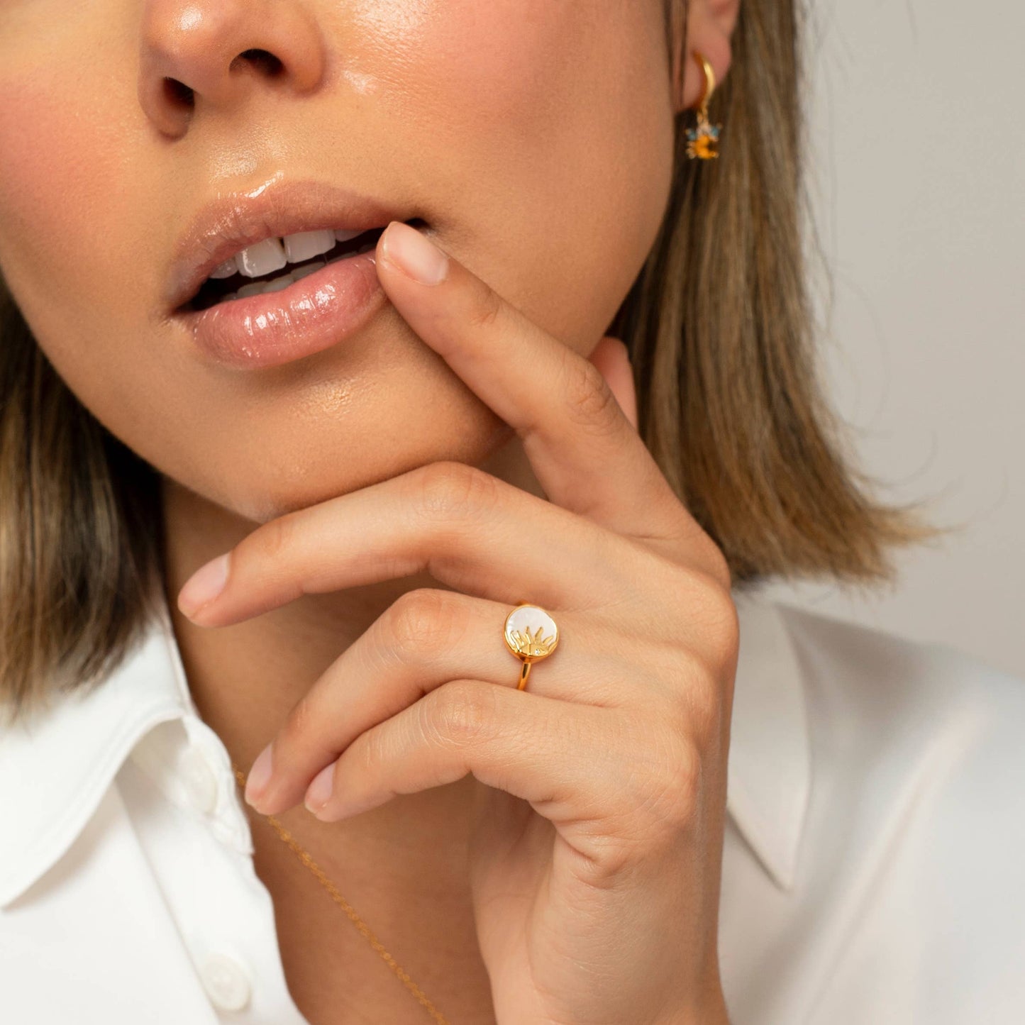 HolyBang Jewels Mother of Pearl Sun Ring