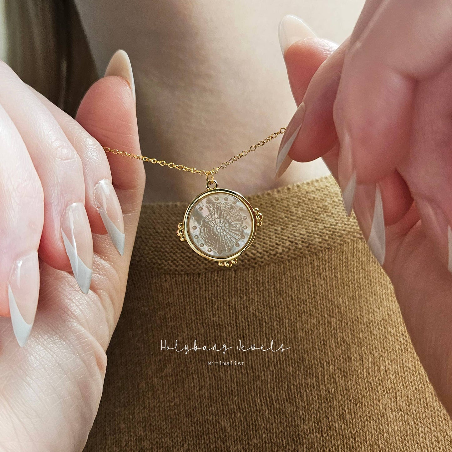 HolyBang Jewels Mother of Pearl Fossil Pendent - Gold