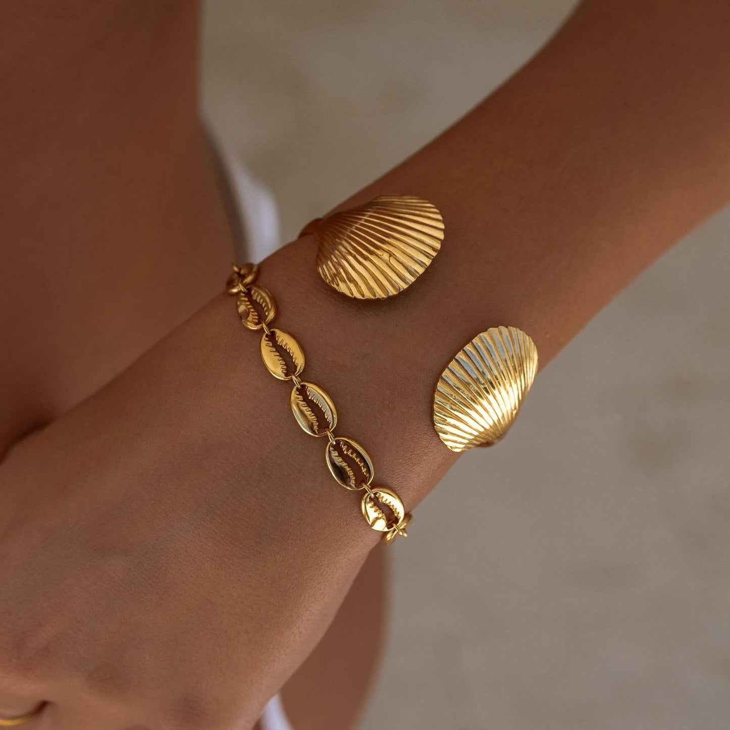 ALCO Puka Shell Bracelet