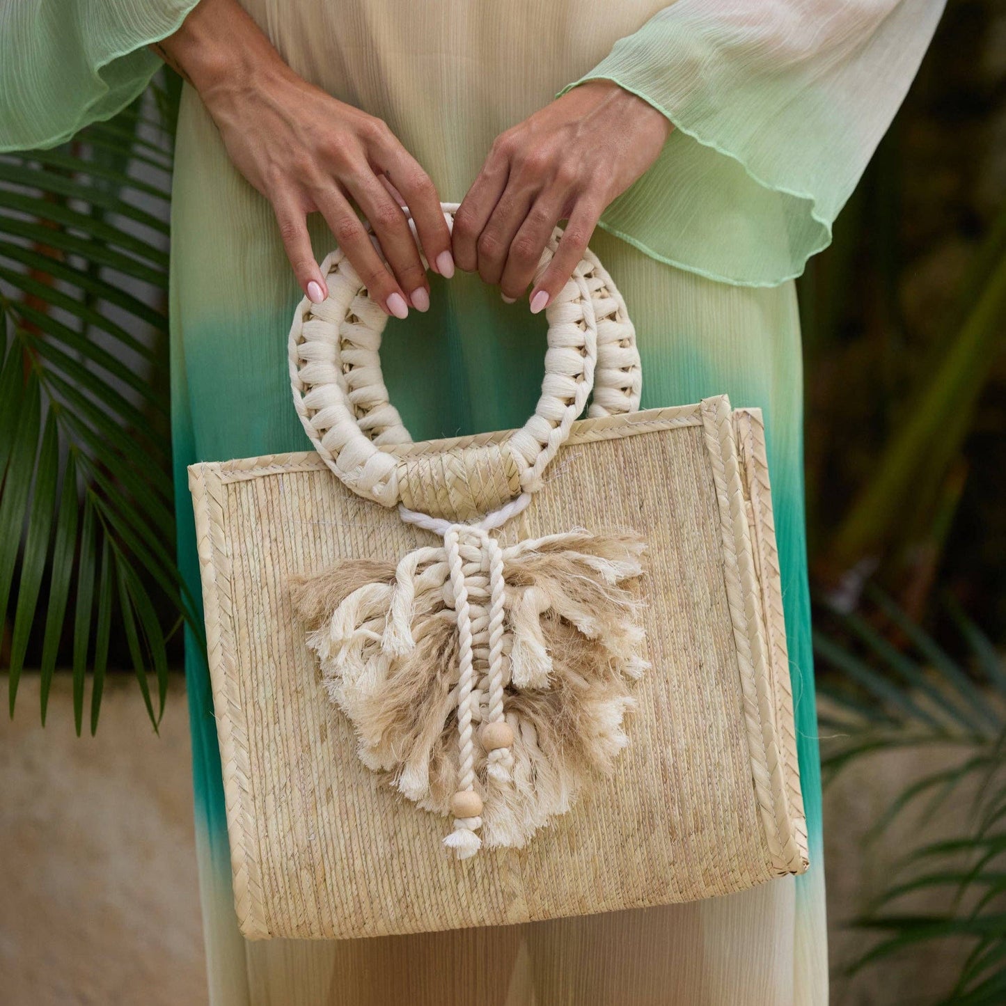 Chisme Tassel Tote