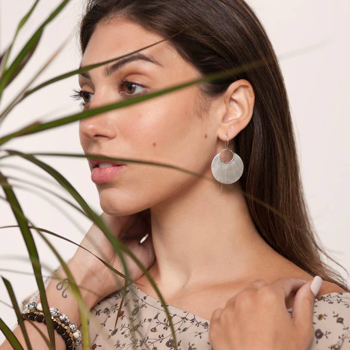 Baizaar Silver Etched Petal Earring