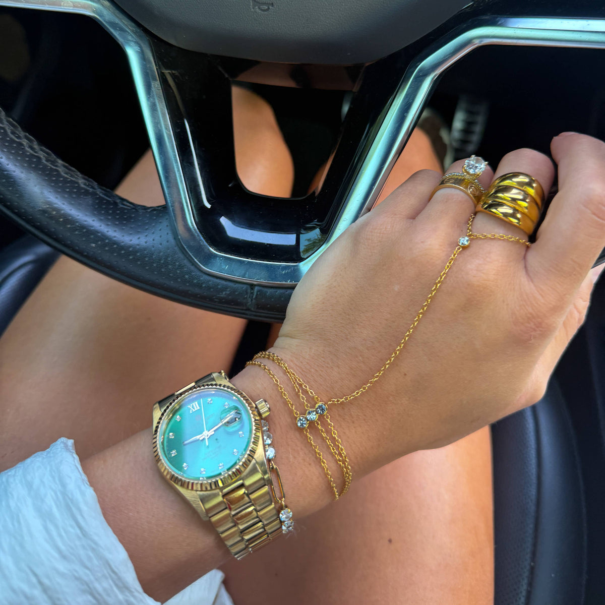 CHANSUTTPEARLS BENTLEY HAND CHAIN