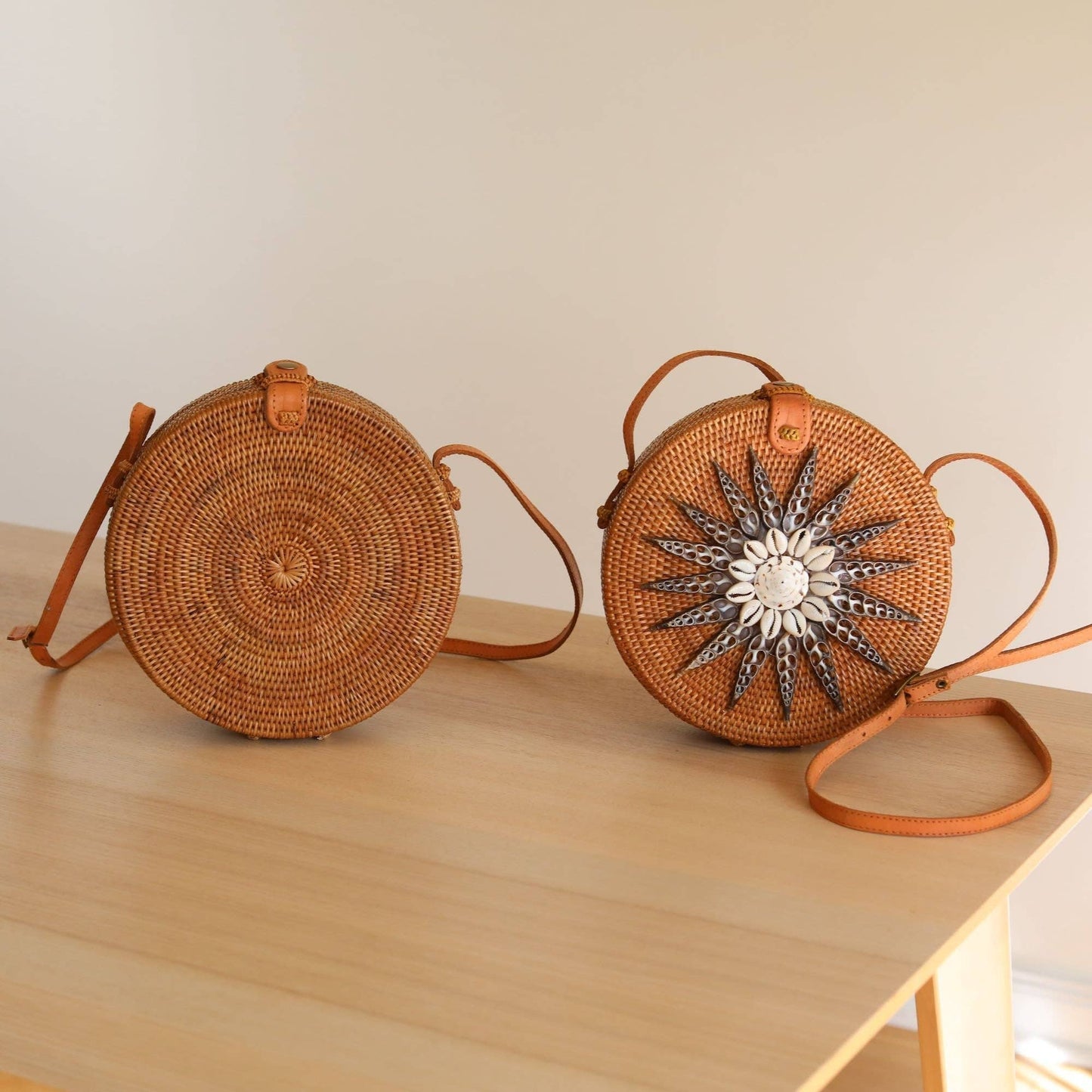 Ganapati Bali Seashell Rattan Crossbody Bag - Luna