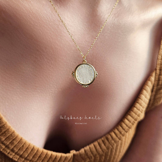 HolyBang Jewels Mother of Pearl Fossil Pendent - Silver