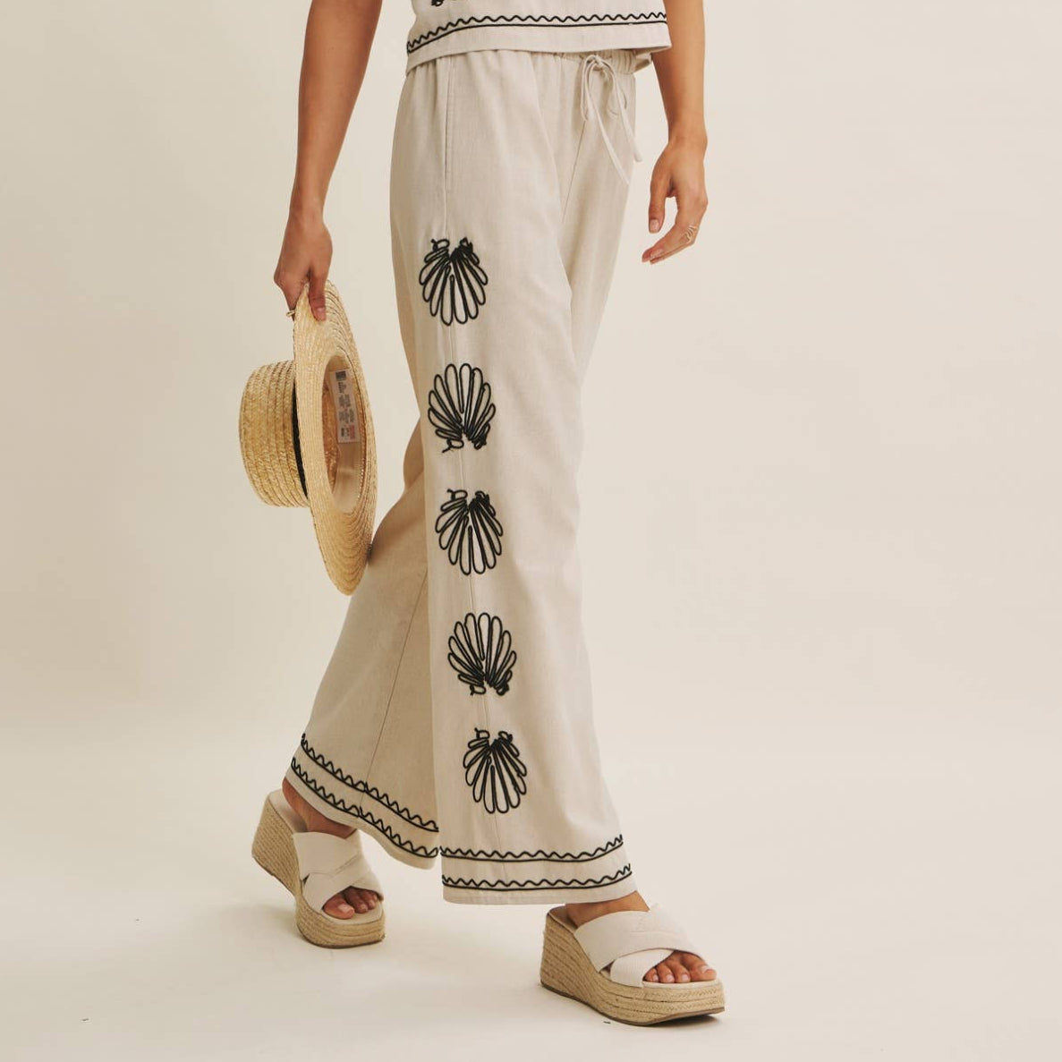 In February Coastal Seashell Embroidered Pant