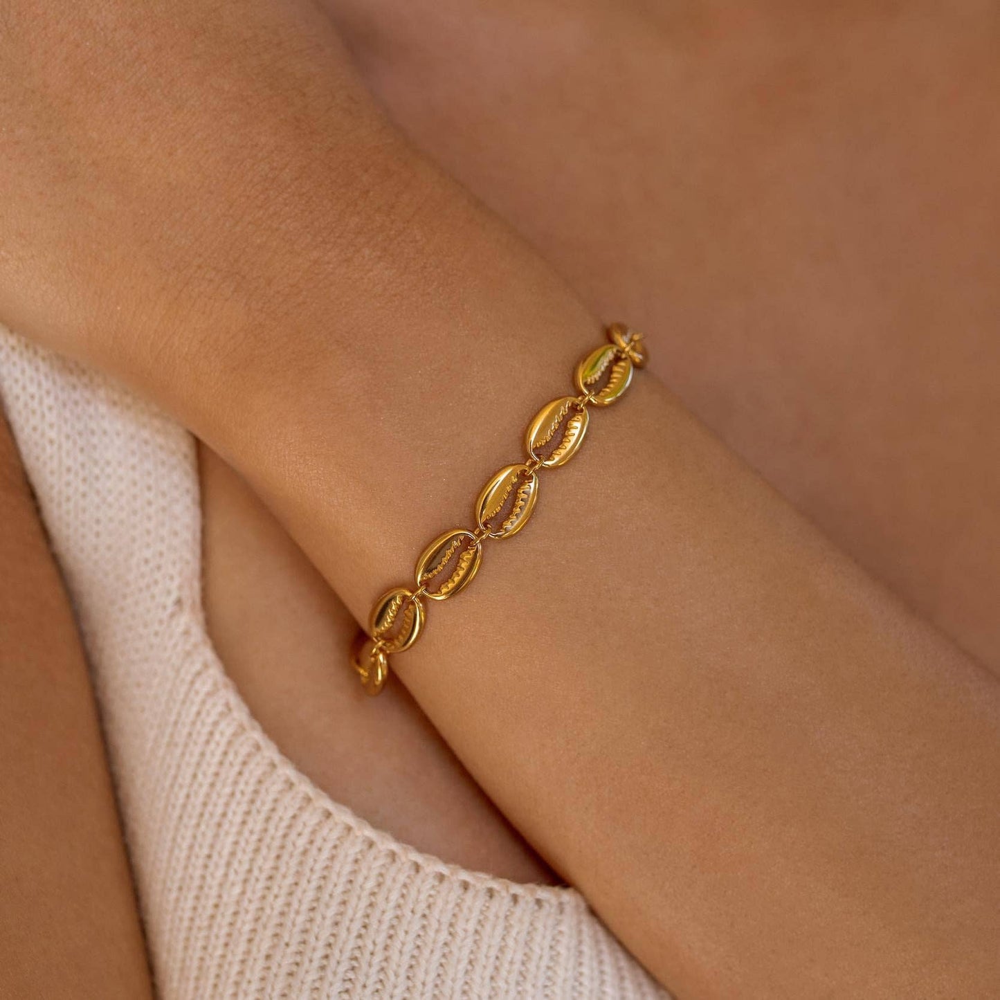 ALCO Puka Shell Bracelet
