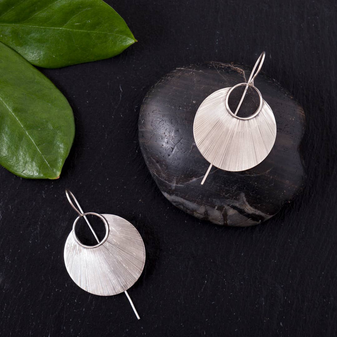 Baizaar Silver Etched Petal Earring