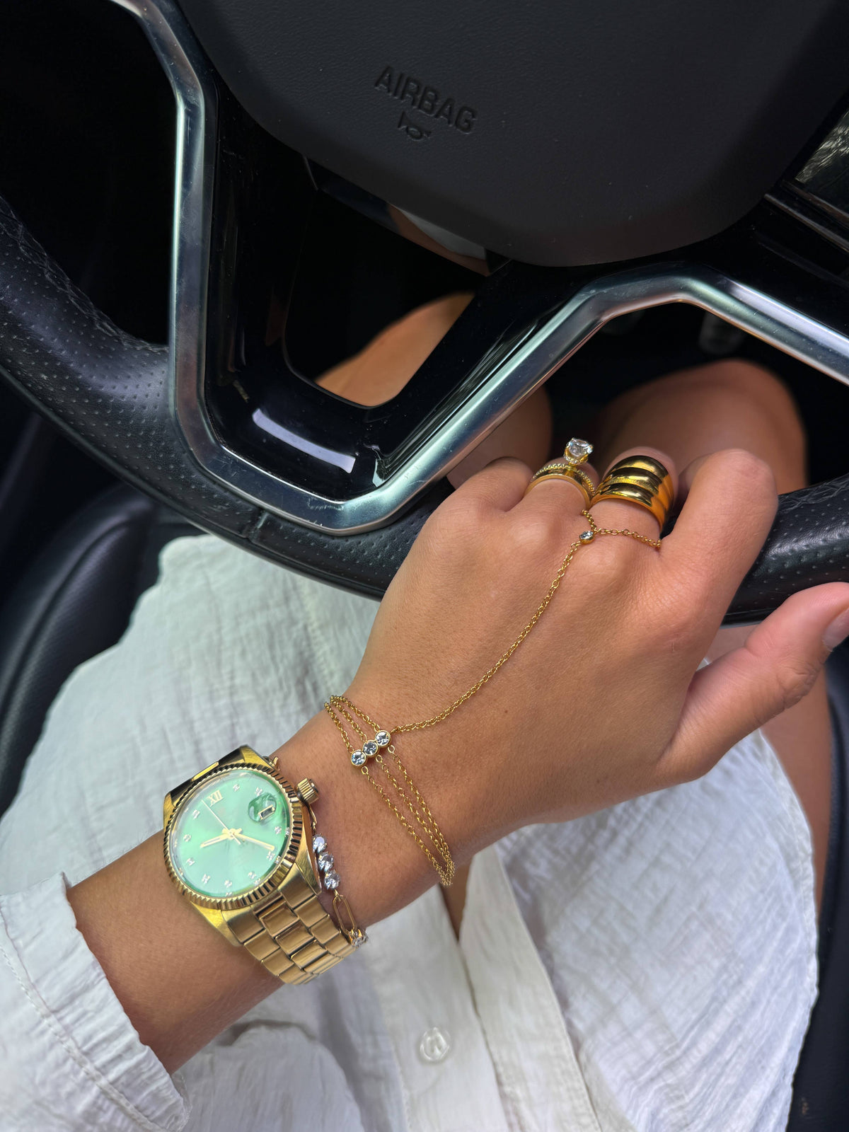 CHANSUTTPEARLS BENTLEY HAND CHAIN