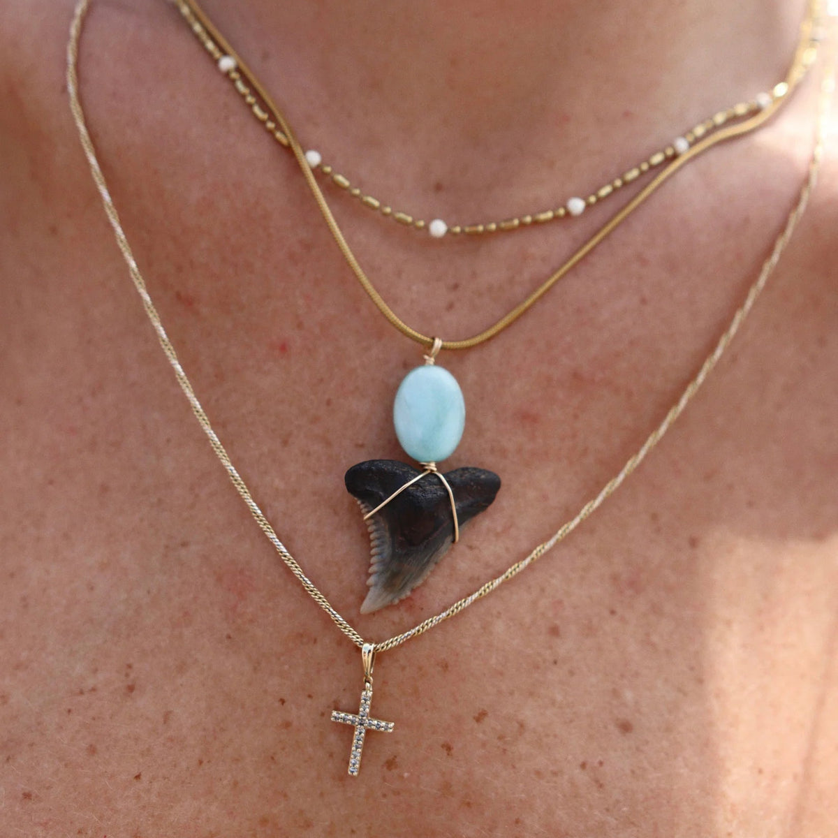 Silver Fin Deep Blue Necklace - Gold