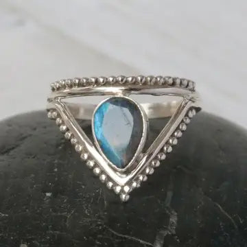 Baizaar Spotted Triangle Ring